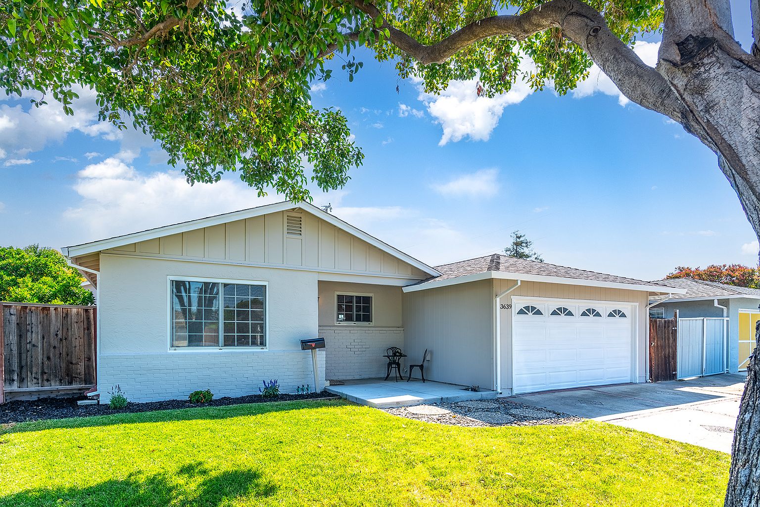 3639 Macgregor Ln photo 4