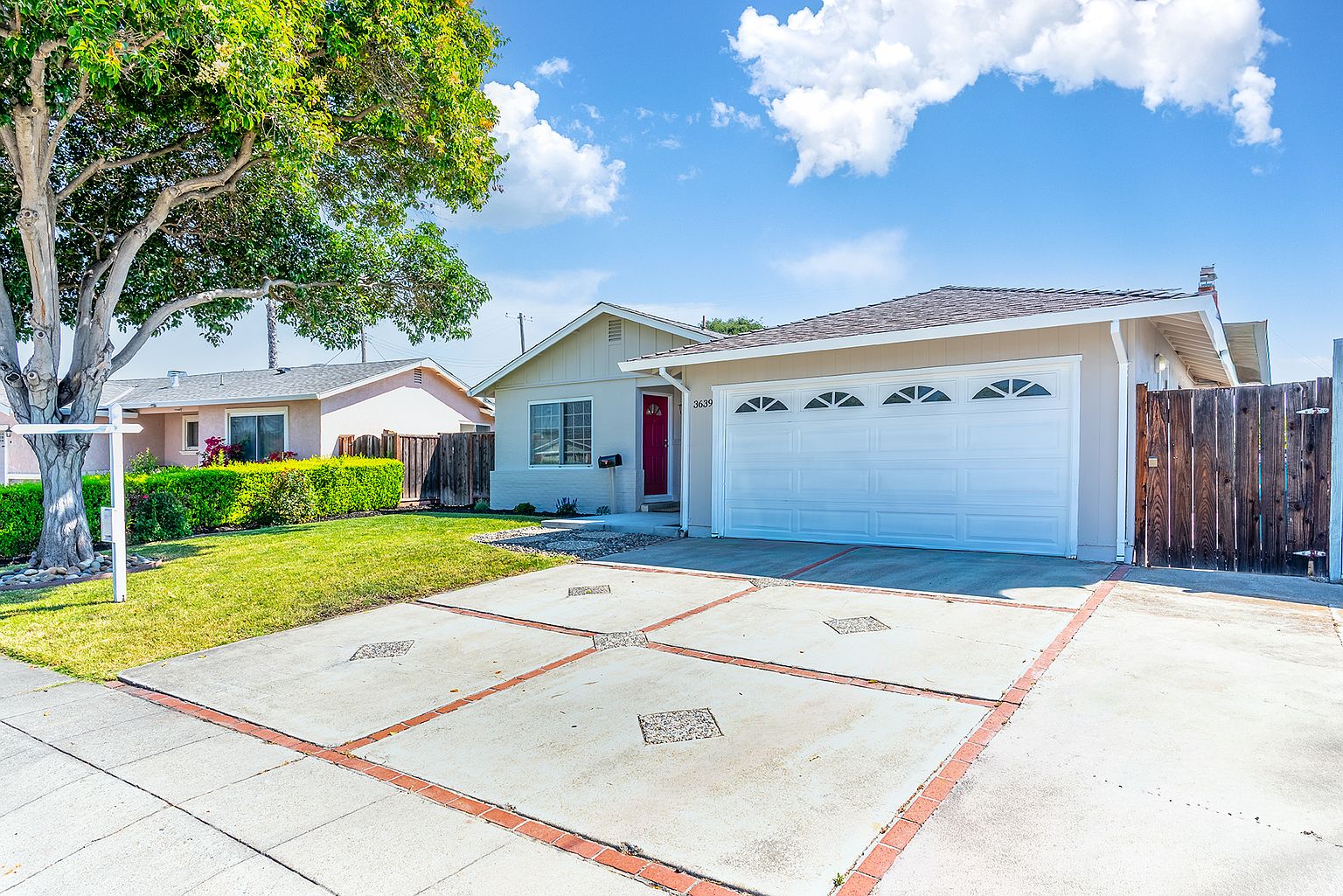 3639 Macgregor Ln photo 3