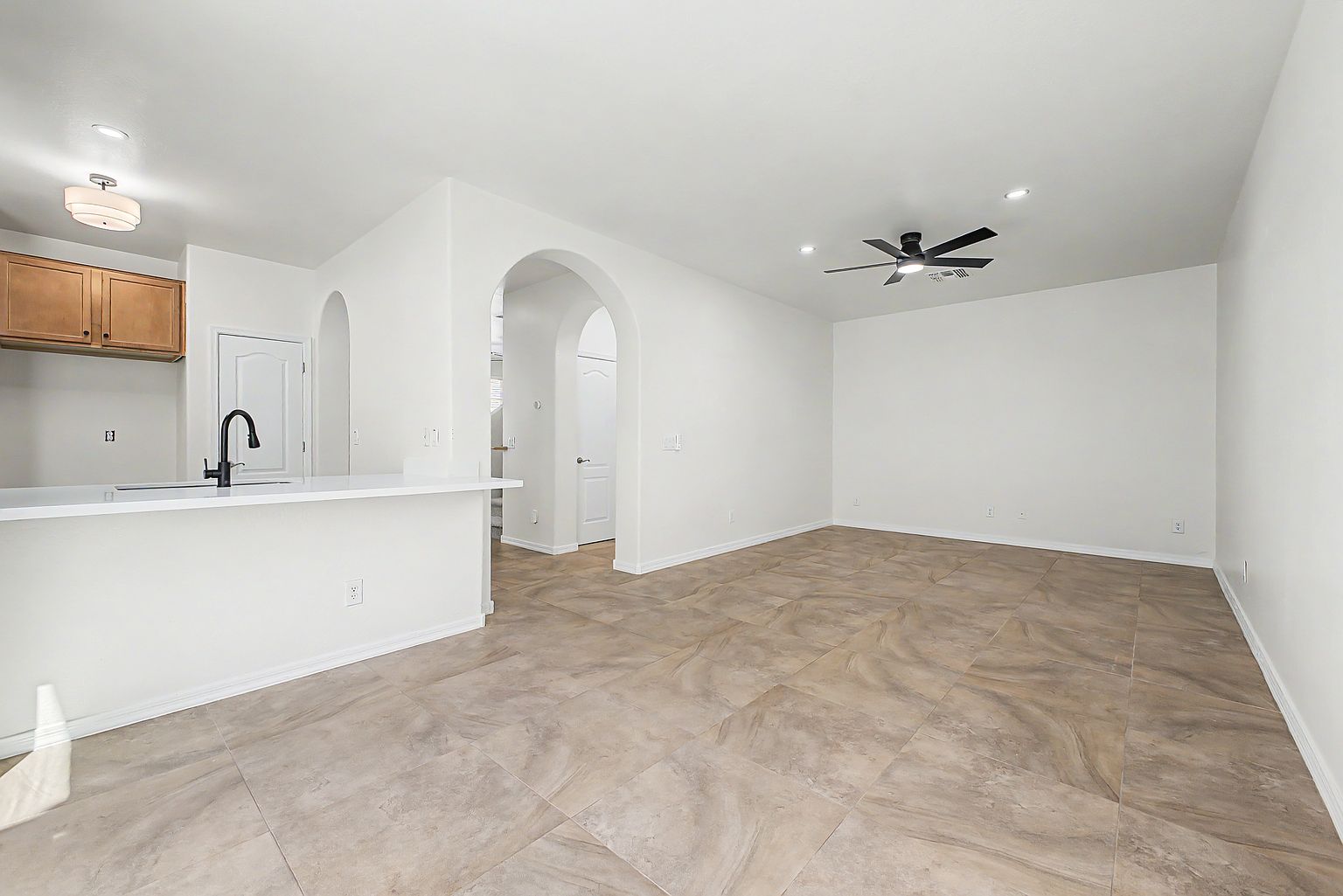 886 S Huish Dr photo 3