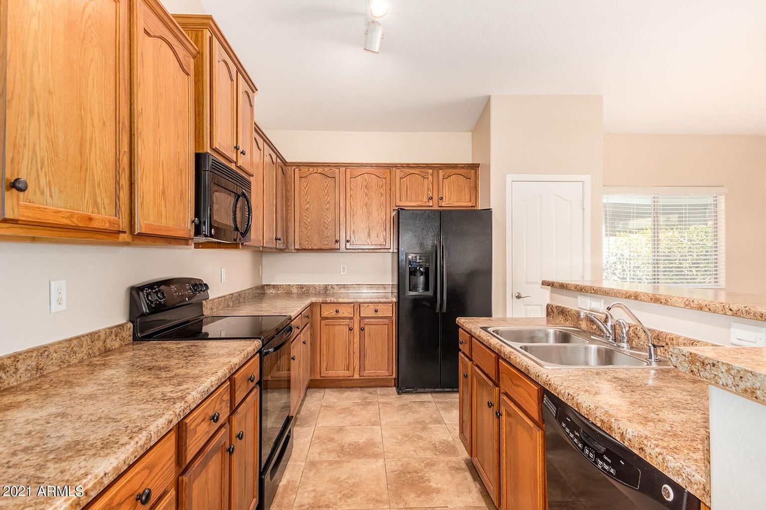 17037 W Zuni St Goodyear, AZ 85338 photo 4