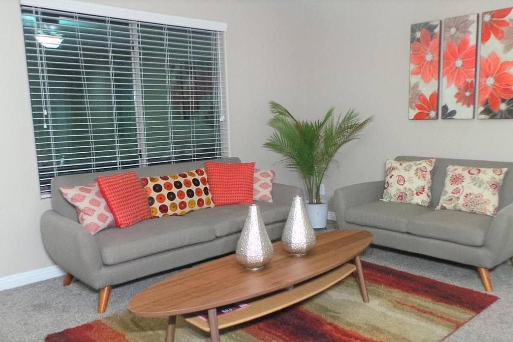 5746 W Beth Dr photo 3