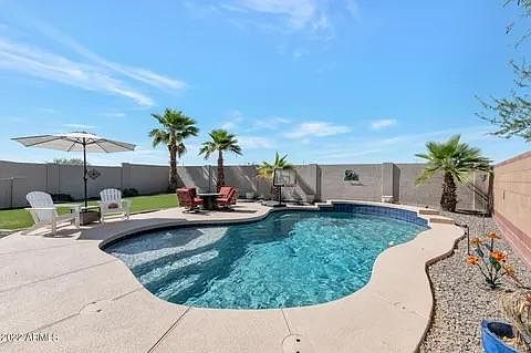 9822 W Melinda Ln photo 3