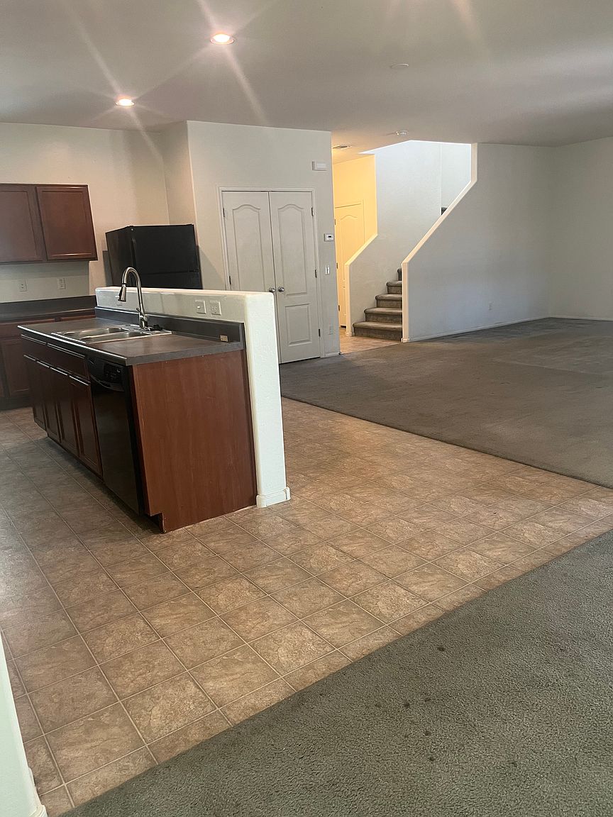 4130 E Cathy Dr photo 4