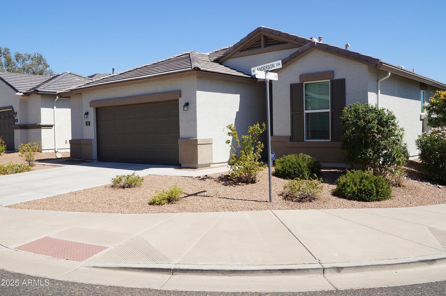 717 W Anderson Dr