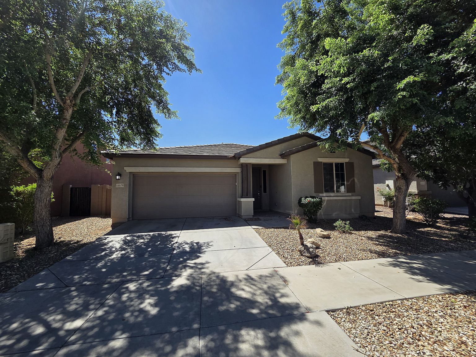 15579 W Jenan Dr photo 2