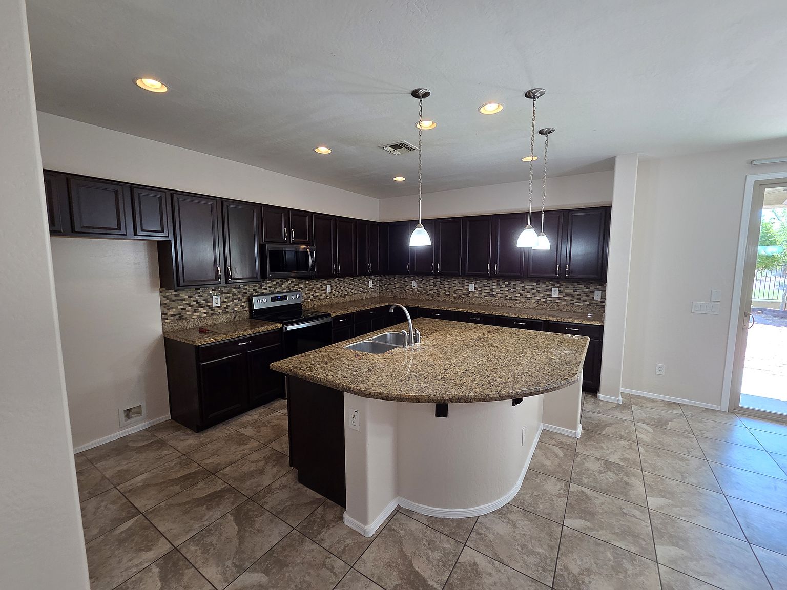 15579 W Jenan Dr photo 3