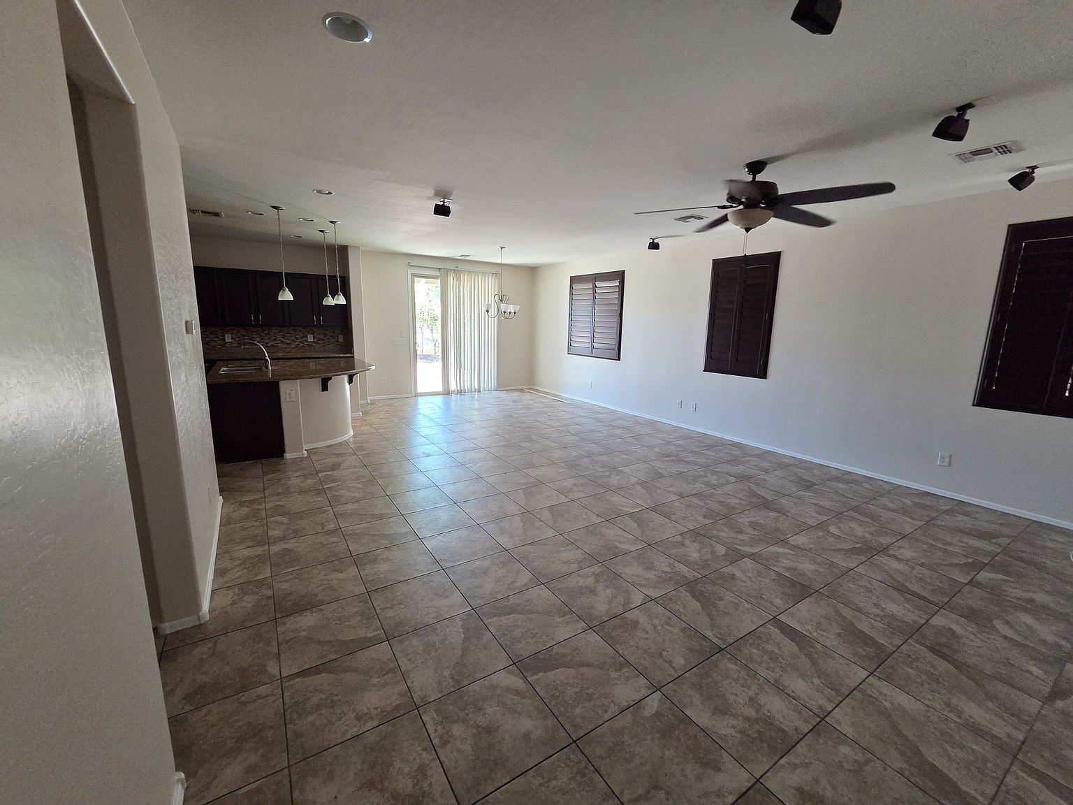 15579 W Jenan Dr photo 4