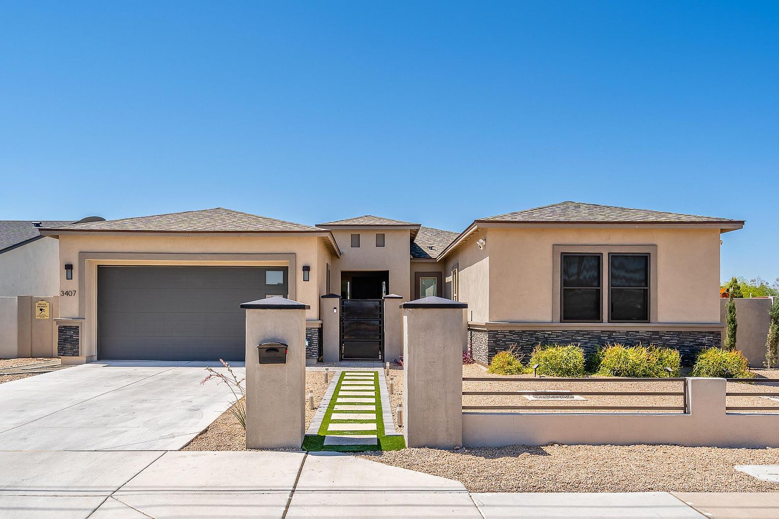 3407 E Cholla St photo 2