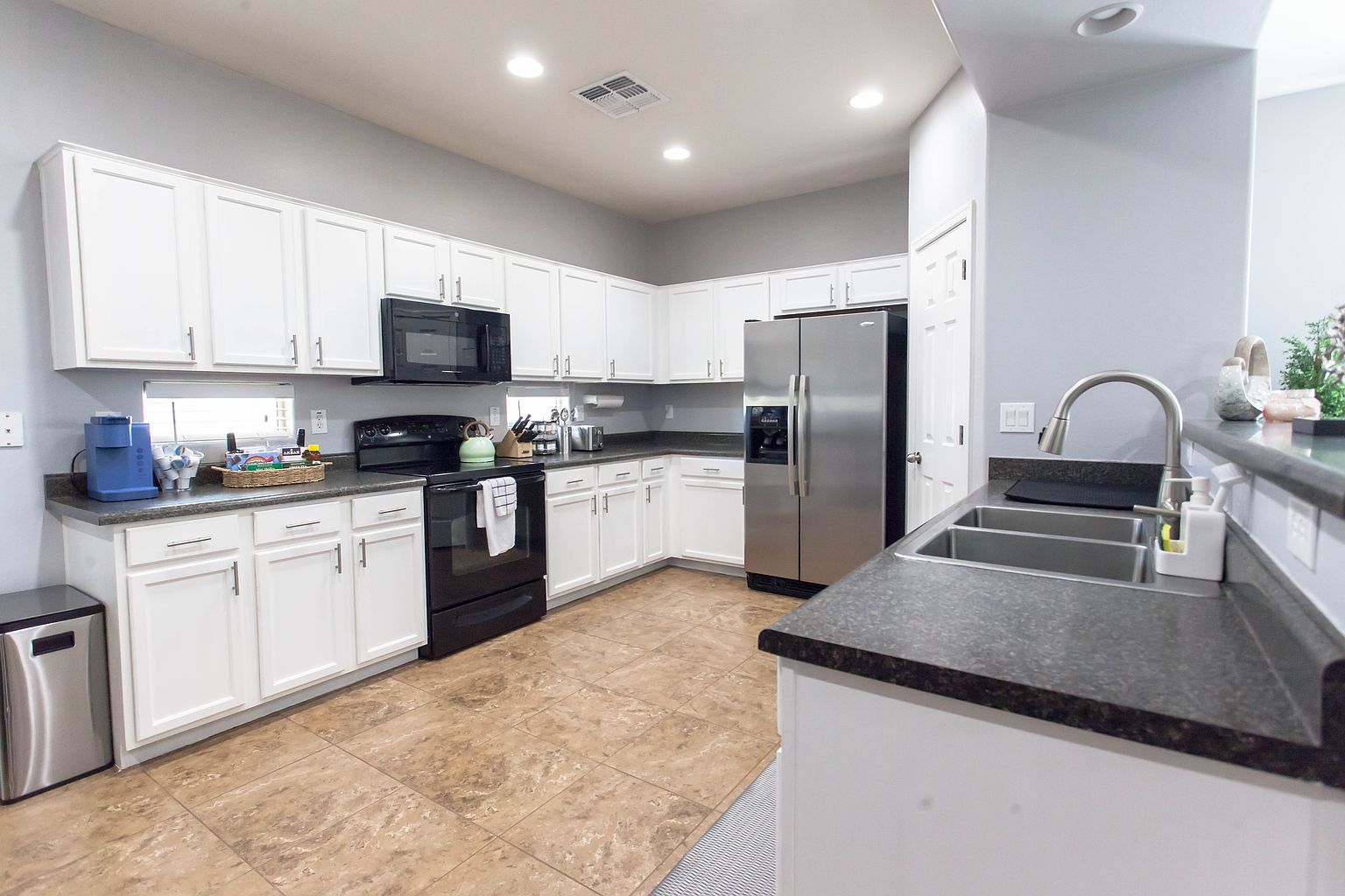 12125 W Desert Ln photo 5