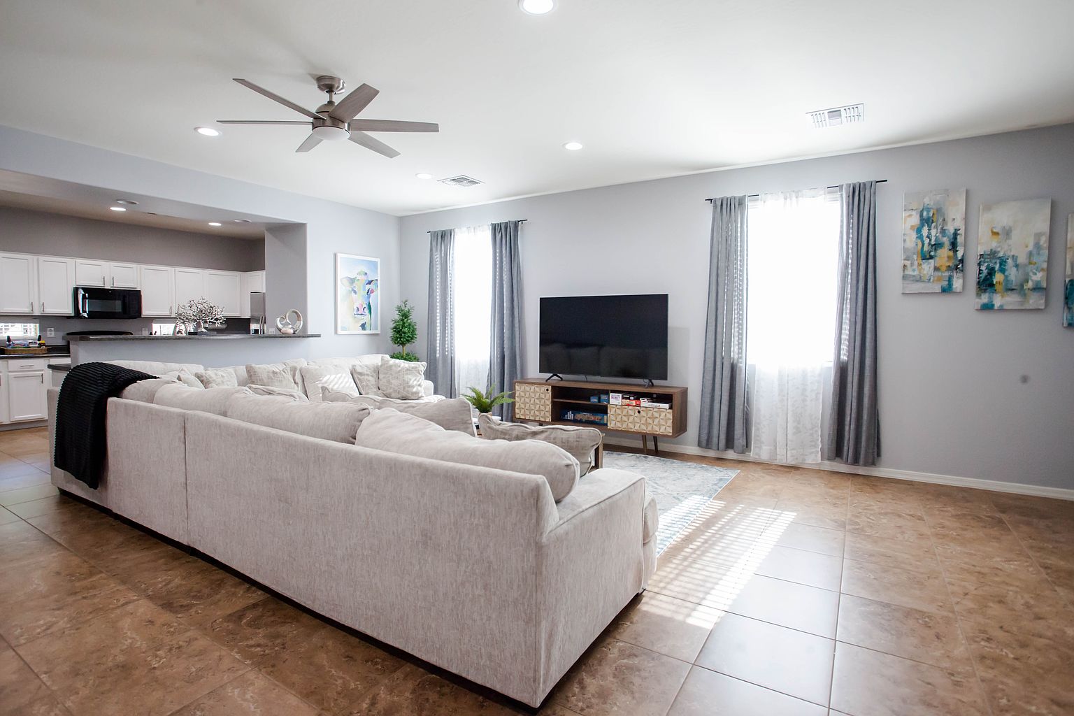 12125 W Desert Ln photo 4