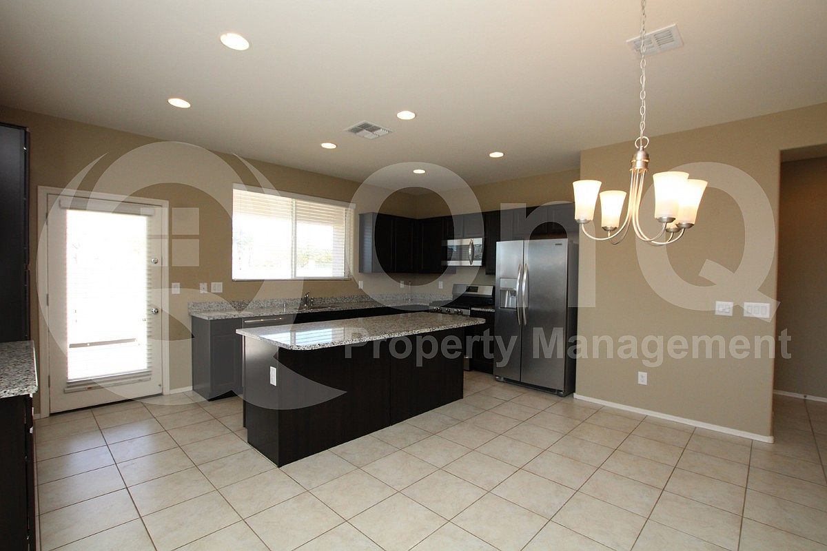 2620 S 116th Dr Avondale, AZ 85323 photo 4