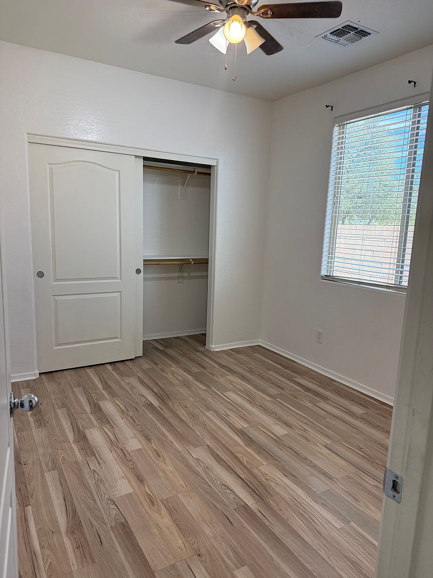 18608 W Lupine Ave photo 4