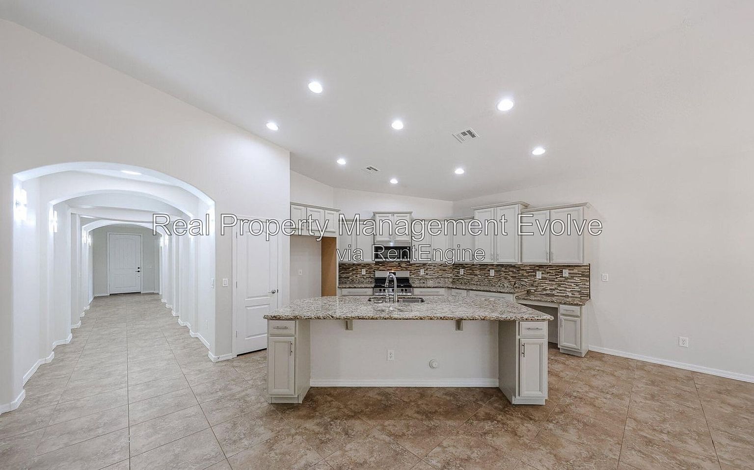 20768 W Hamilton St photo 3