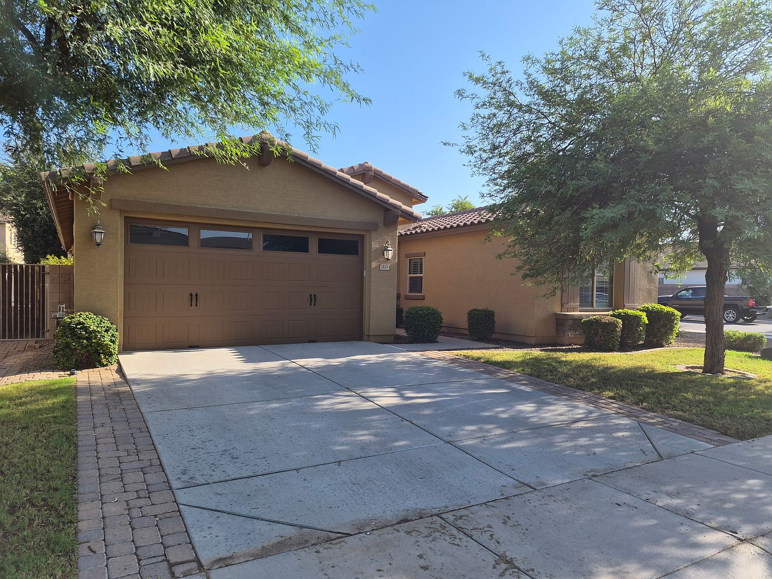 2678 E Ficus Way photo 3