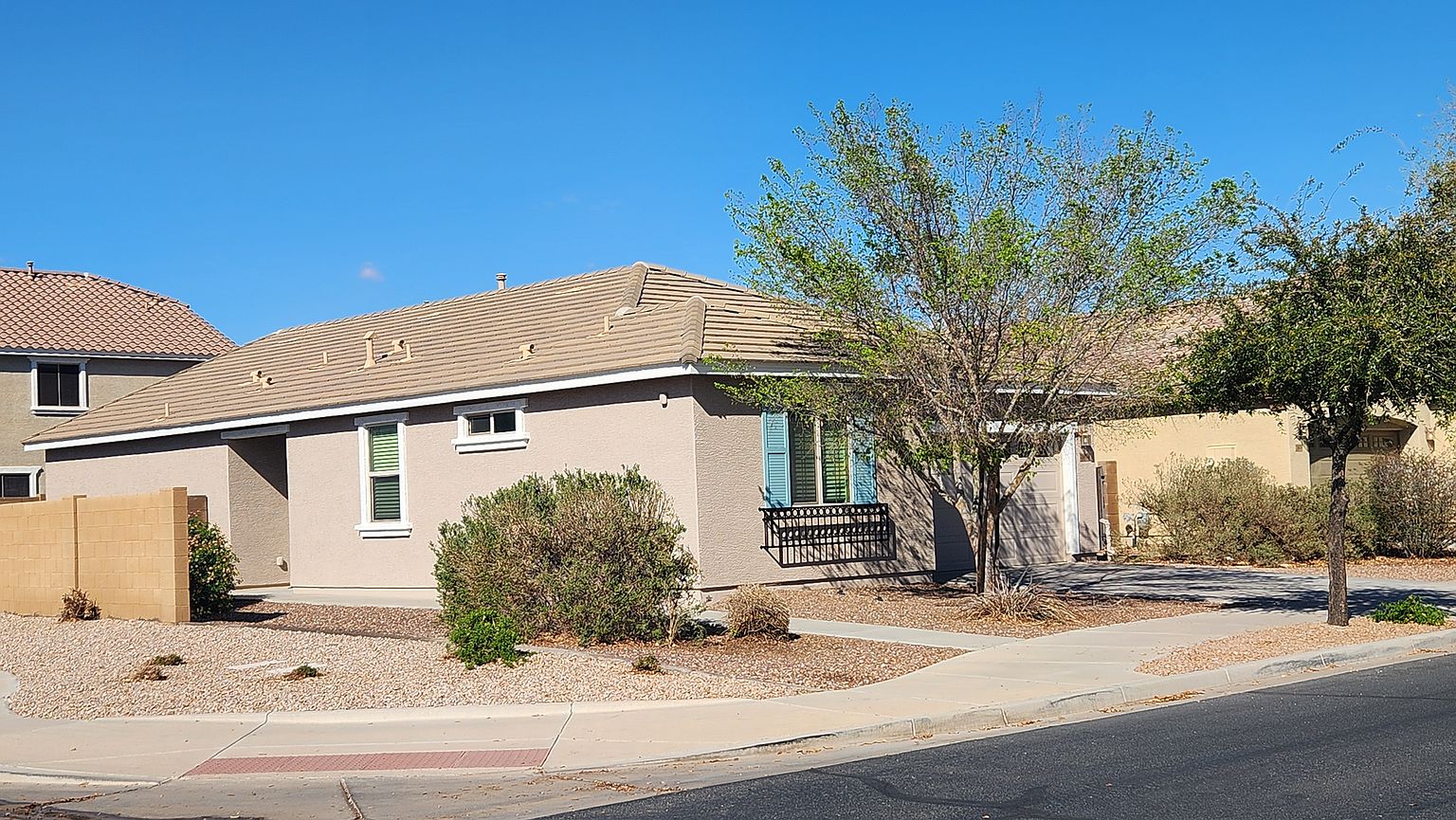 21070 E Pecan Ln photo 3