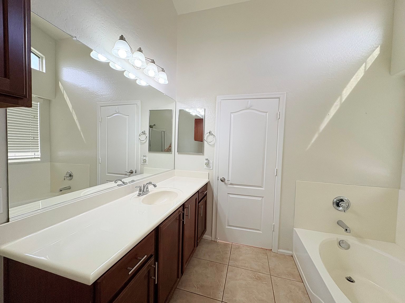 3949 W Kesler Pl photo 2