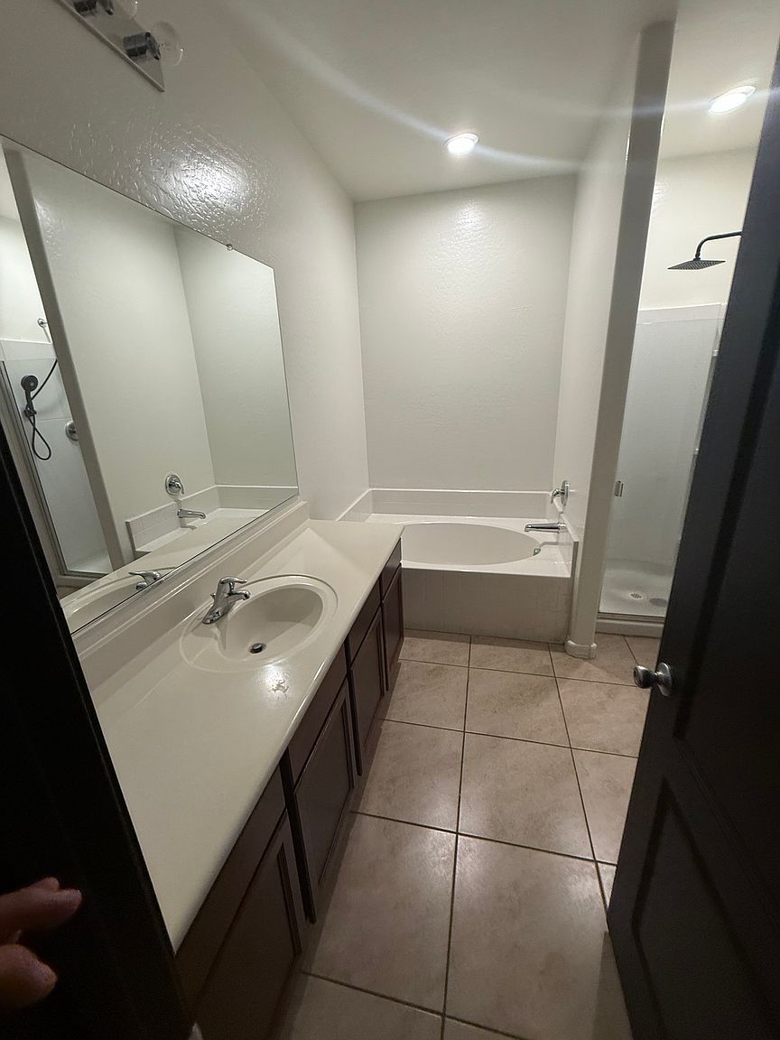 24453 W Sheraton Ln photo 5