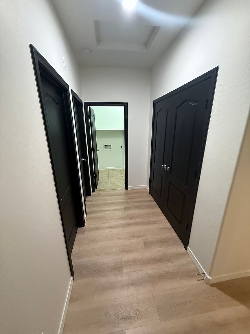 24453 W Sheraton Ln photo 2