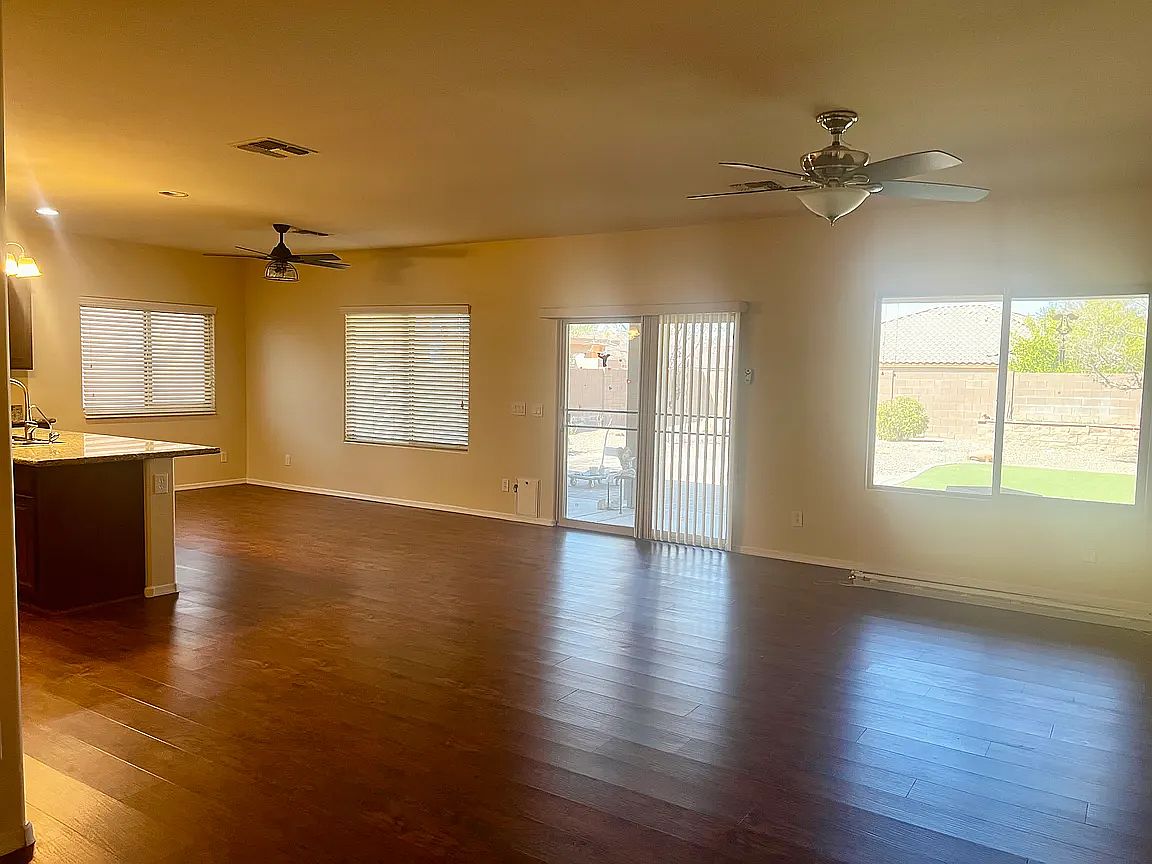 3010 E Tiffany Way photo 2