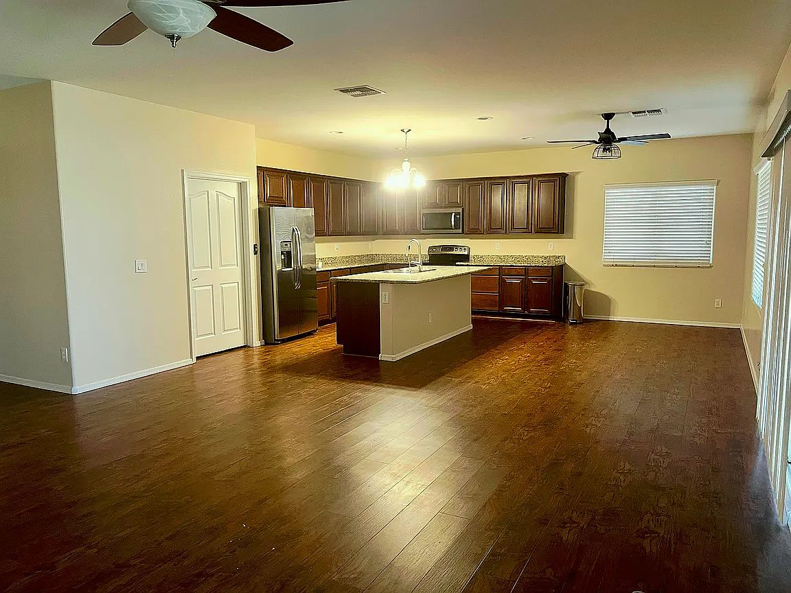 3010 E Tiffany Way photo 3