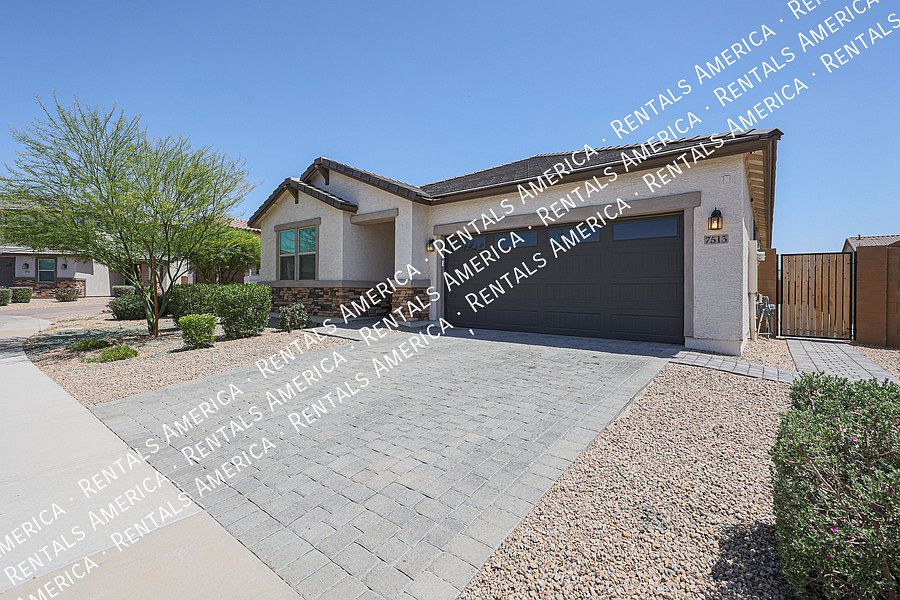 7513 W Illini St Phoenix, AZ 85043 photo 2