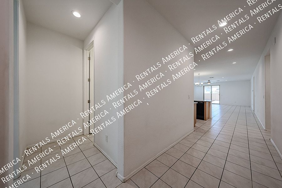 7513 W Illini St Phoenix, AZ 85043 photo 5