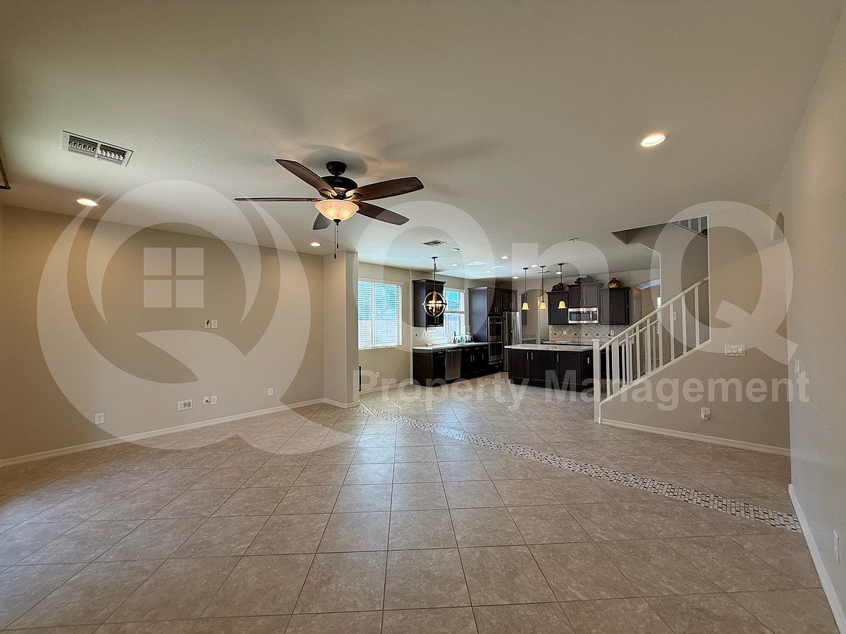 7538 W Redbird Rd Peoria, AZ 85383 photo 4