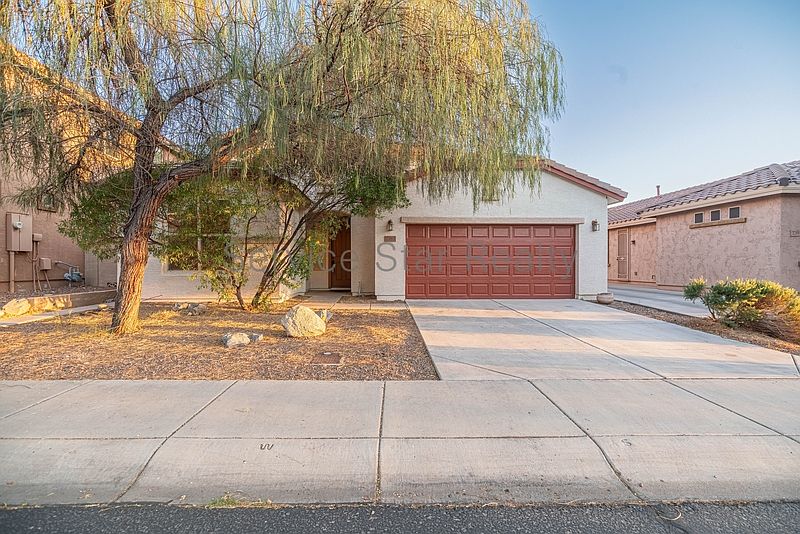 7383 W Milton Dr Peoria, AZ 85383 photo 2
