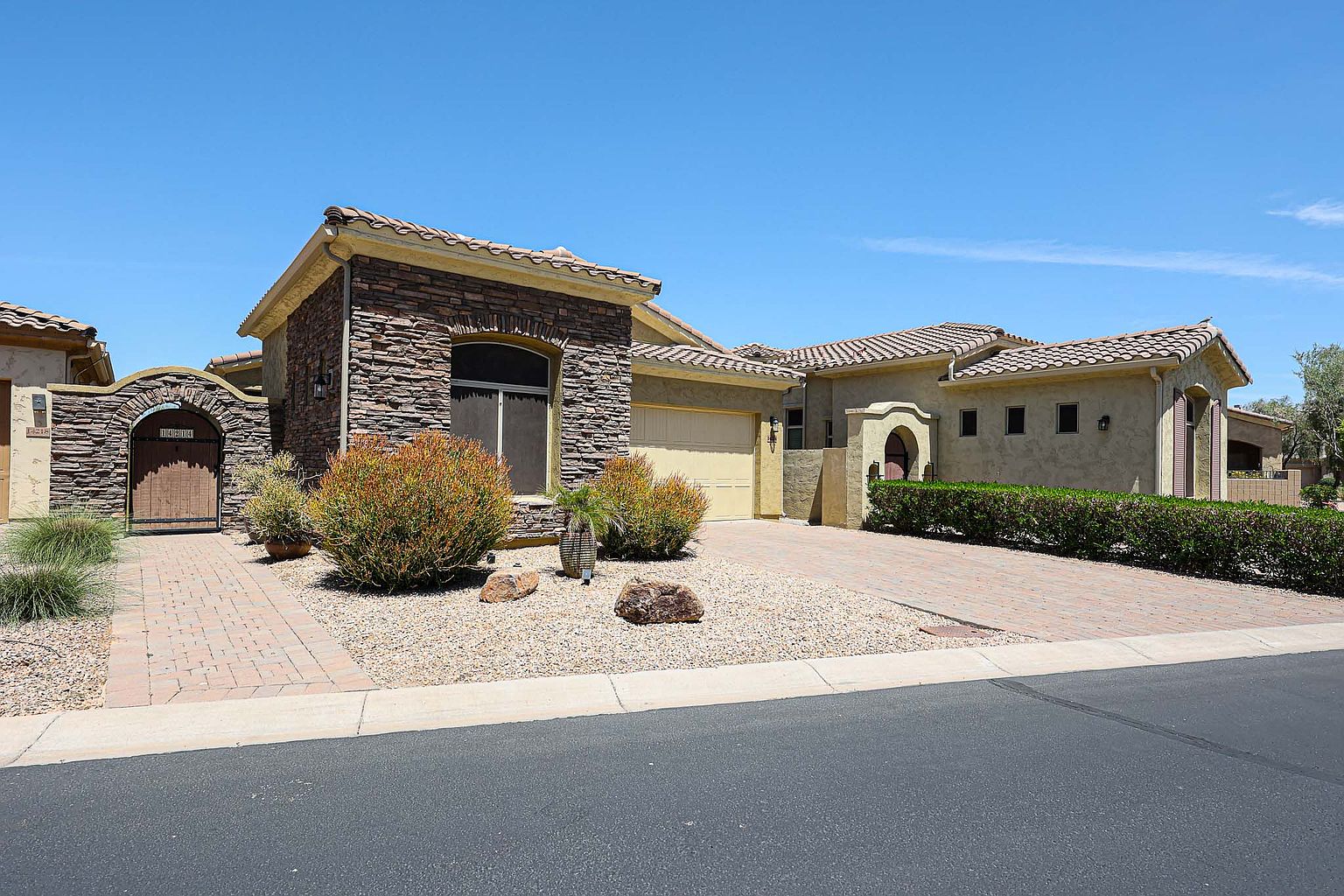 14214 W Harvard St Goodyear, AZ 85395 photo 3