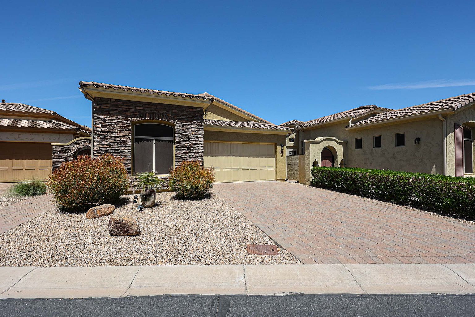 14214 W Harvard St Goodyear, AZ 85395 photo 4