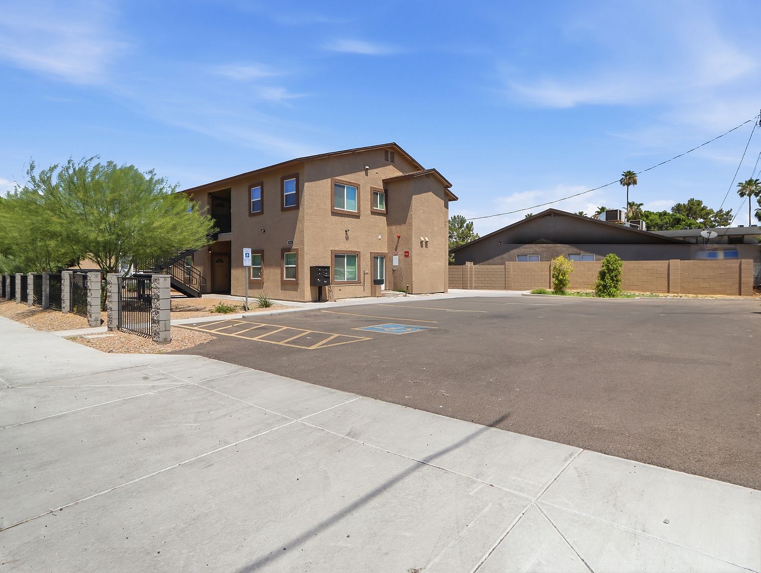 1306 E Purdue Ave Phoenix, AZ 85020 photo 2