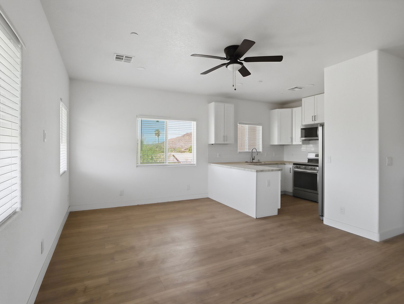 1306 E Purdue Ave Phoenix, AZ 85020 photo 4