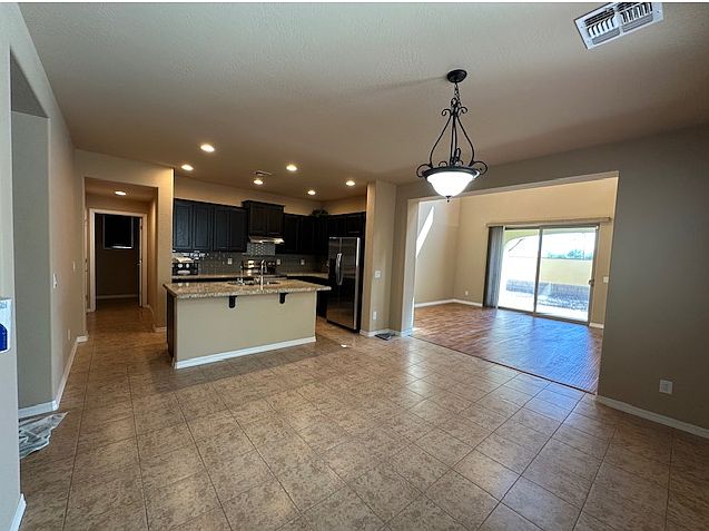 147 E Carob Dr photo 2
