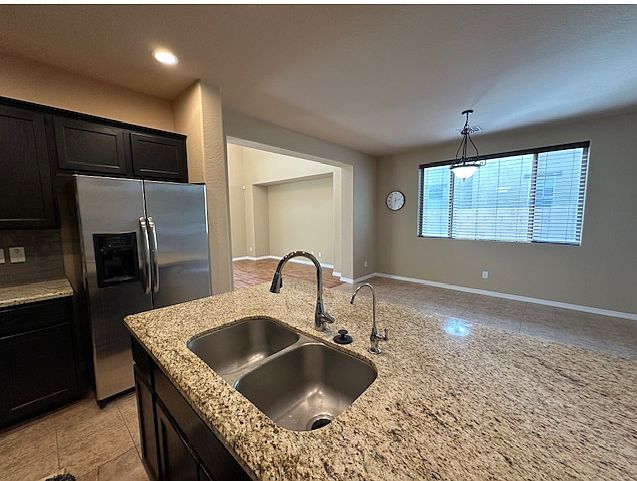147 E Carob Dr photo 3