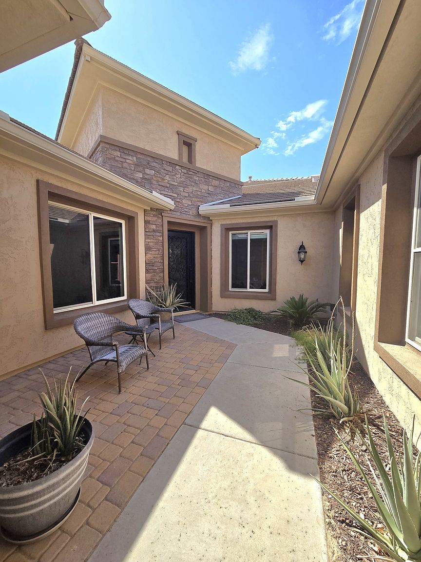 639 W Coconino Pl photo 2