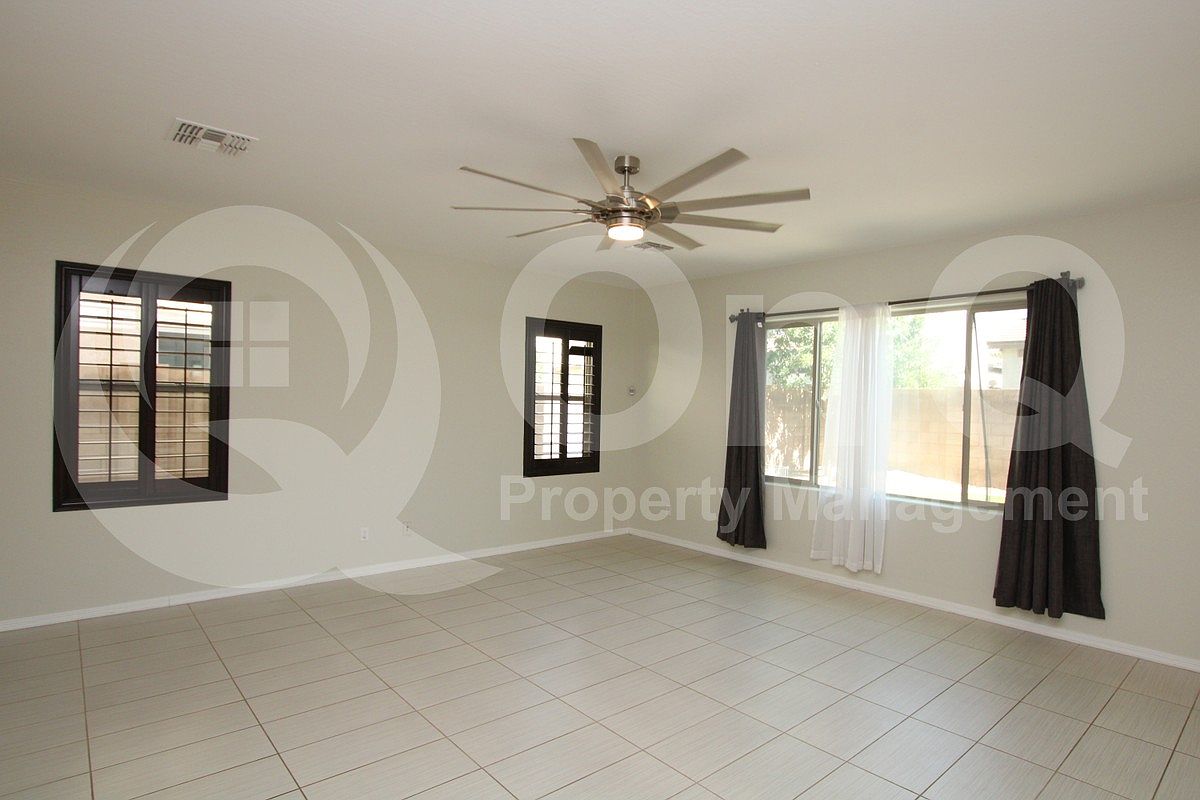 3017 E Megan St photo 5