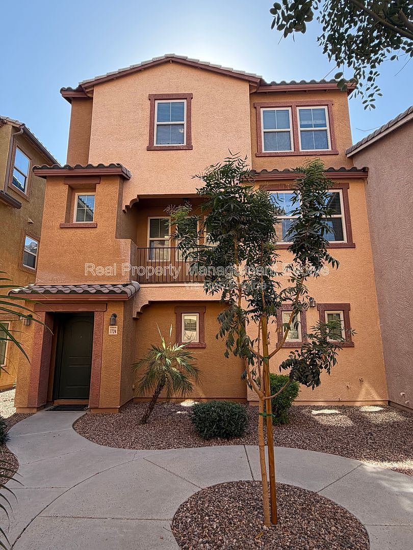 7724 W Pipestone Pl Phoenix, AZ 85035 photo 2