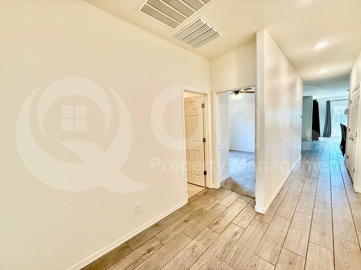 8824 S 41st Dr photo 4