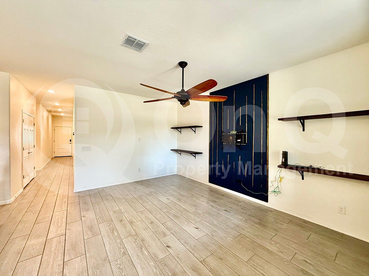 8824 S 41st Dr photo 5