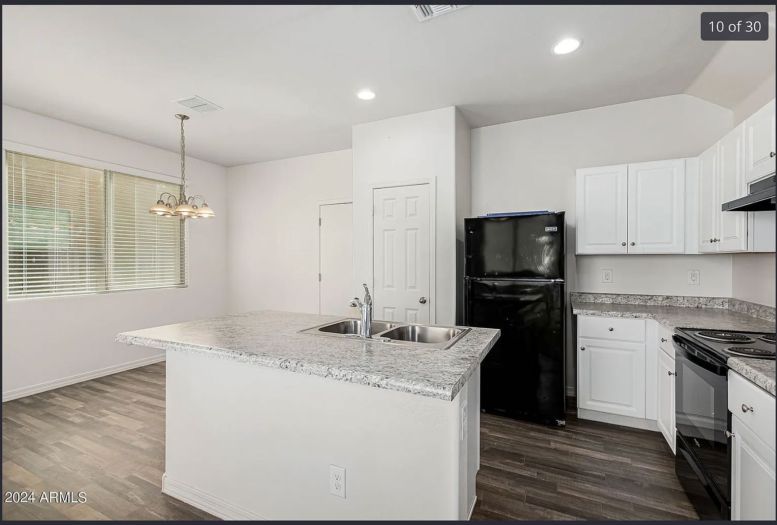 5431 W Odeum Ln photo 4