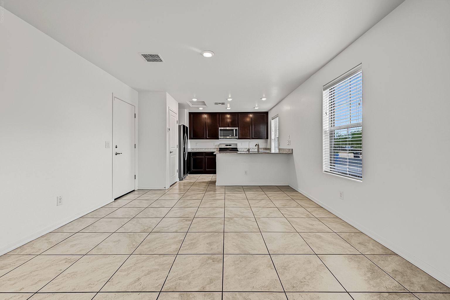 8024 W Agora Ln photo 5