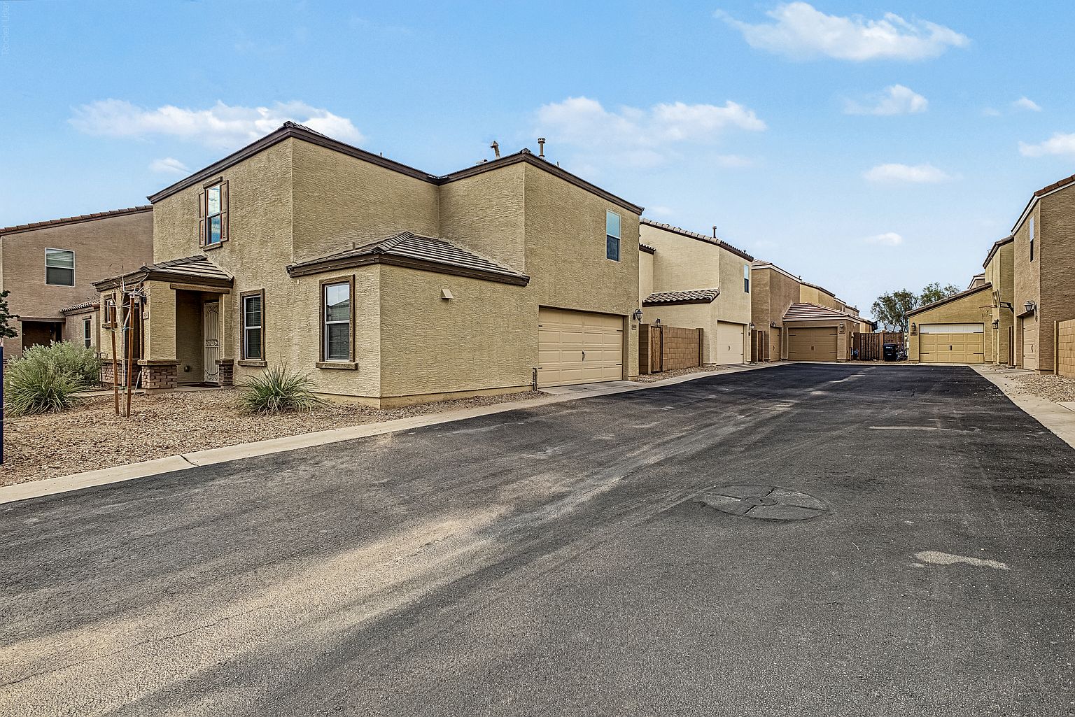 8024 W Agora Ln photo 3