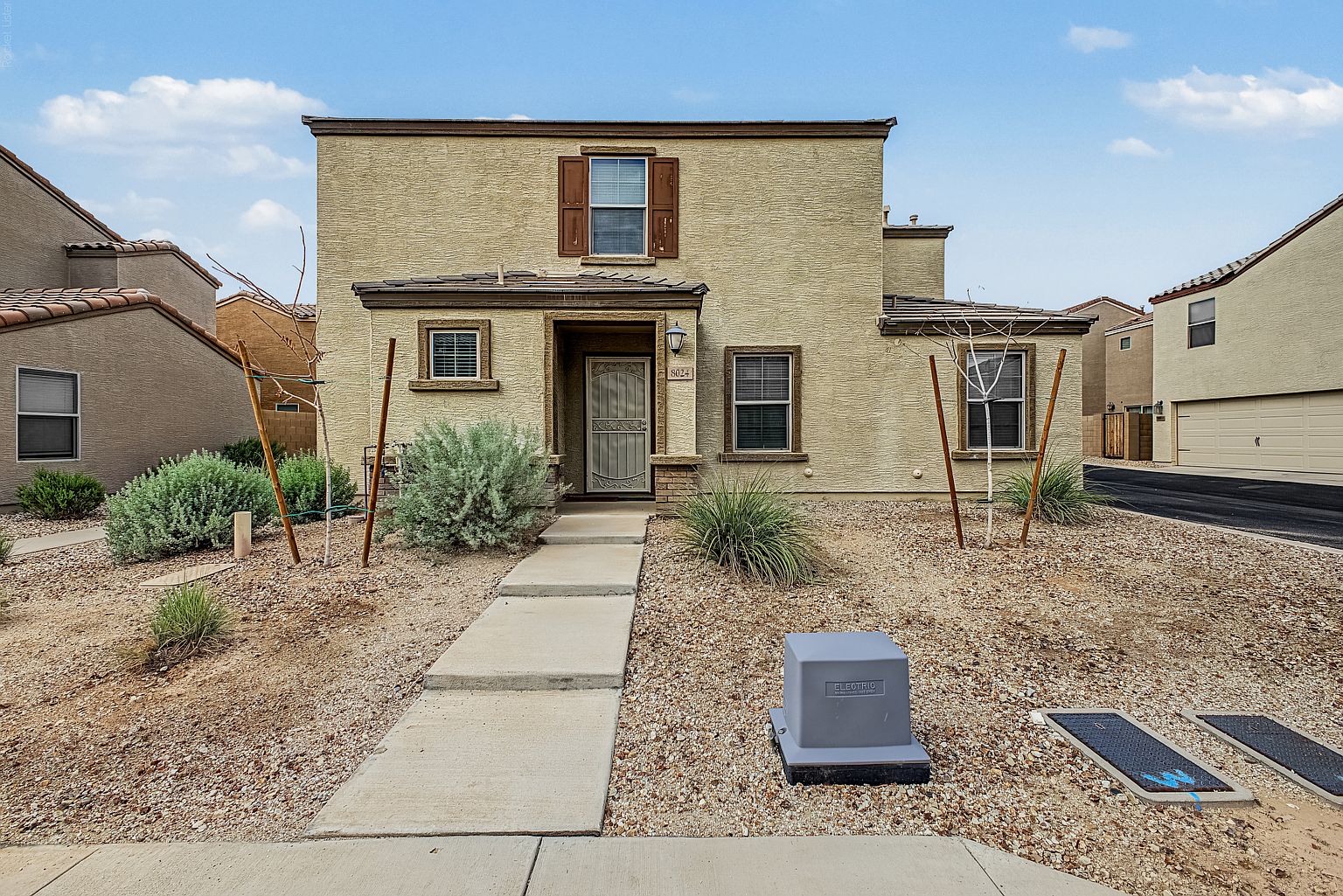 8024 W Agora Ln photo 2