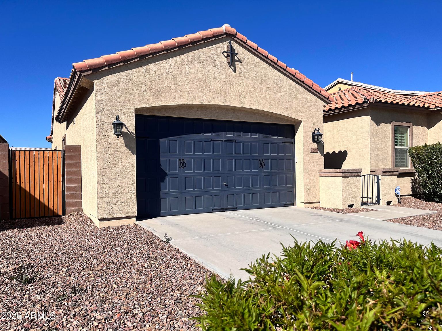 2208 E Indian Wells Dr photo 3