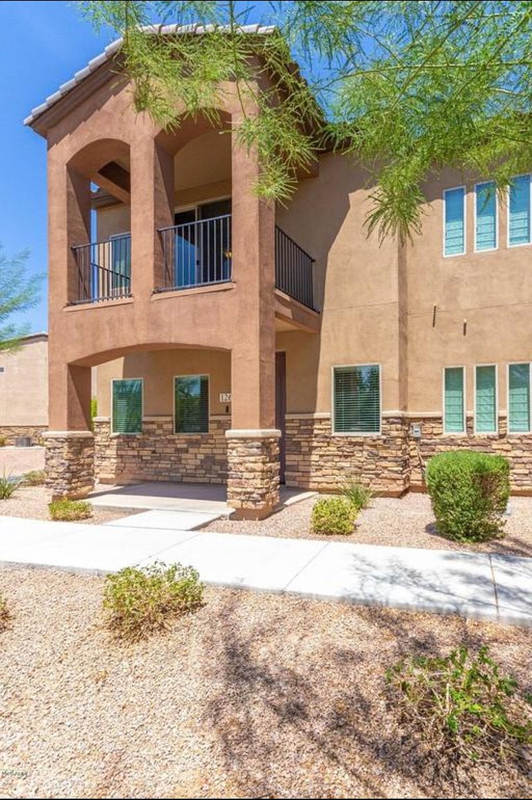 2821 S Skyline Dr photo 2