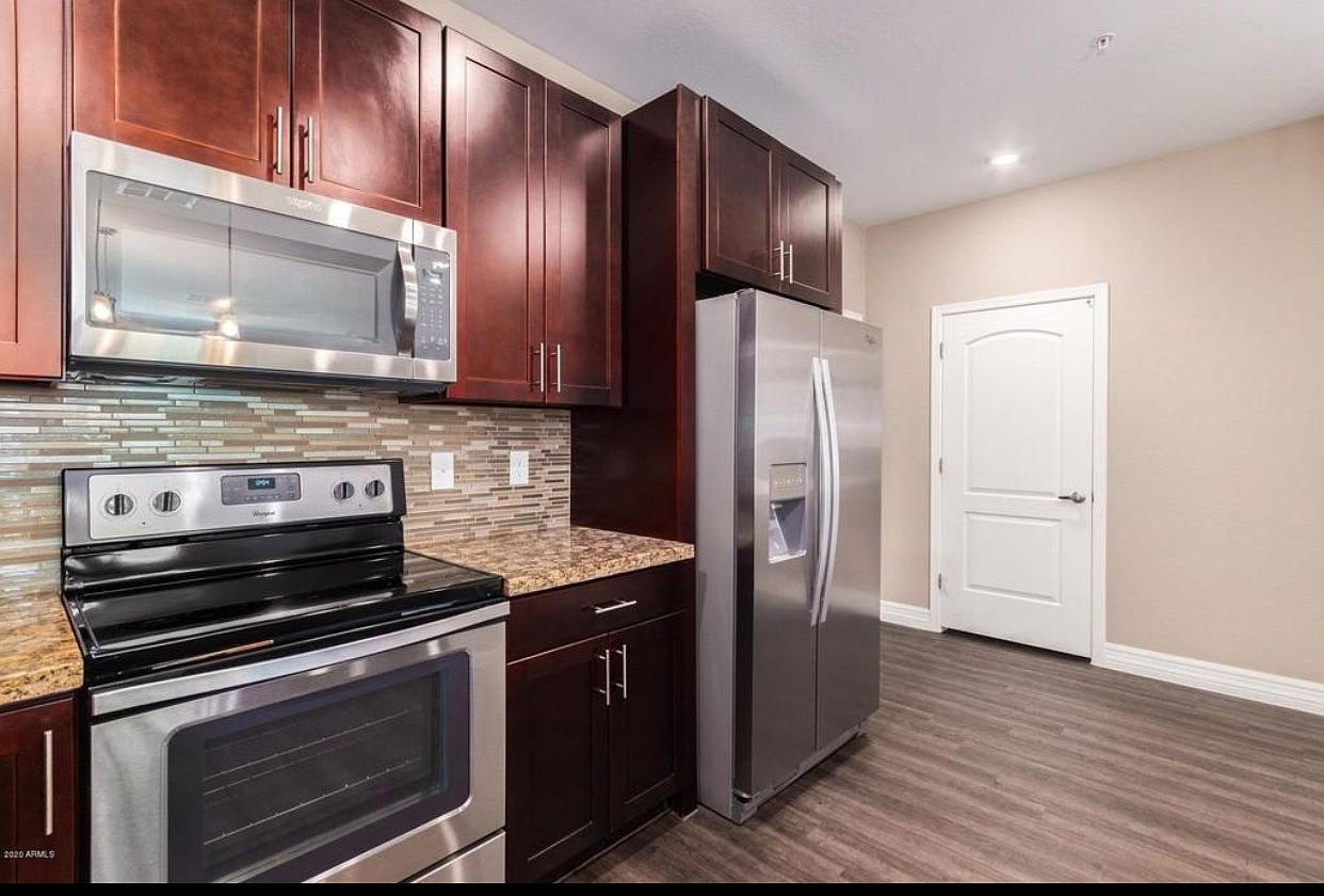 2821 S Skyline Dr photo 4