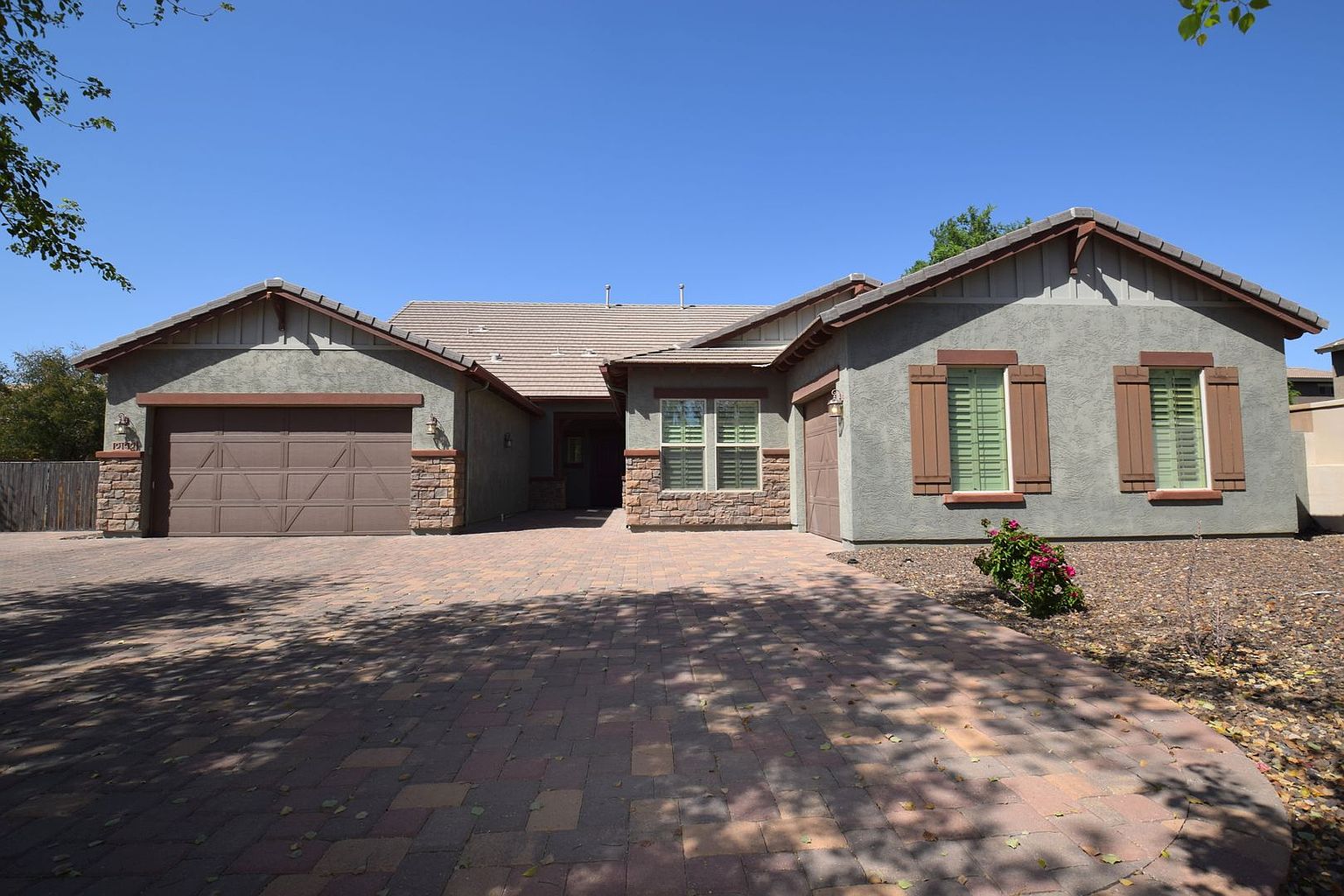 Beautiful Gated 4616 Square Foot Chandler Home With A Pool! photo 4