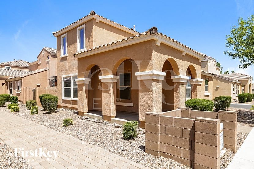 2226 S Buckaroo Trail Gilbert, AZ 85295 photo 2
