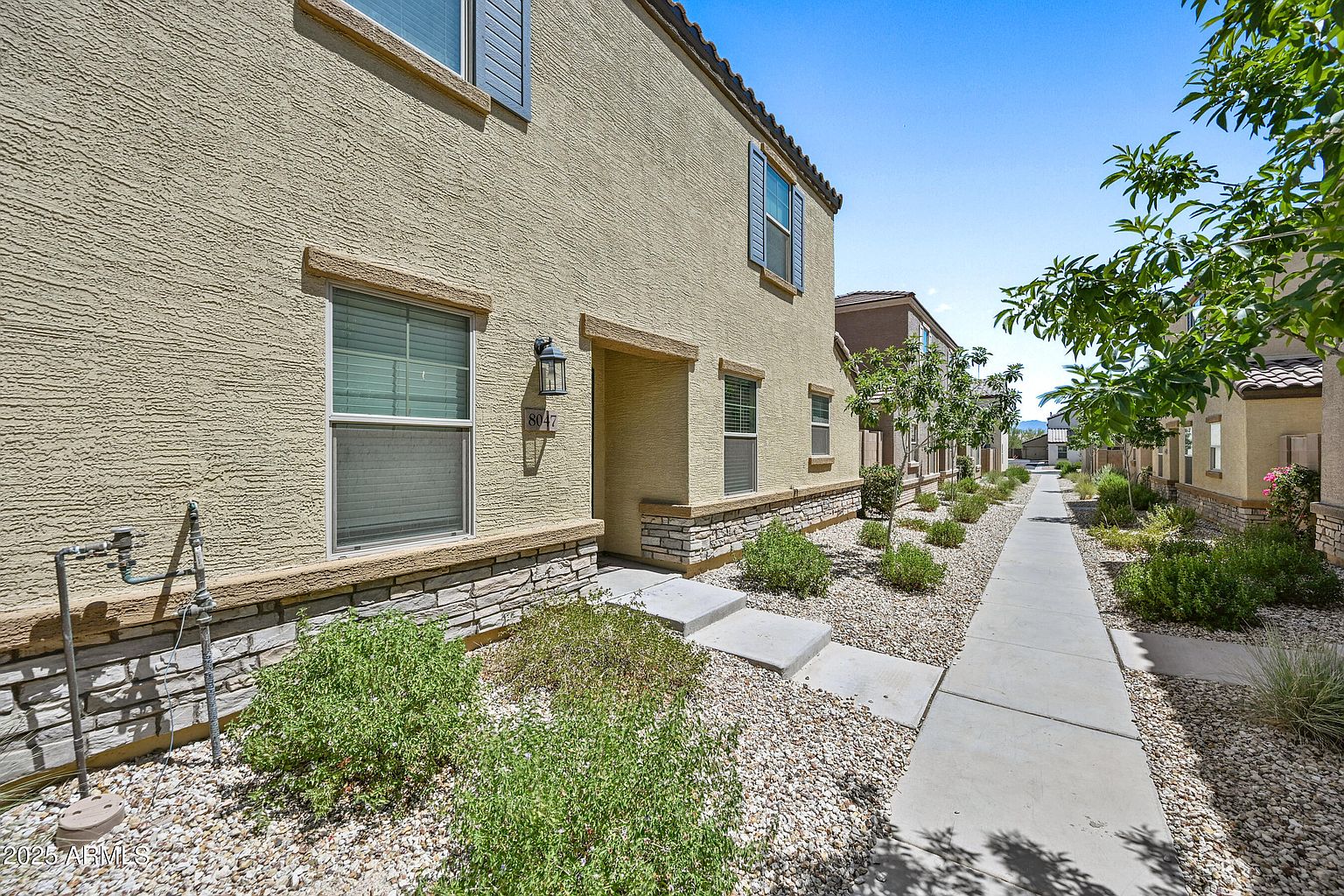 8047 W Albeniz Pl photo 2