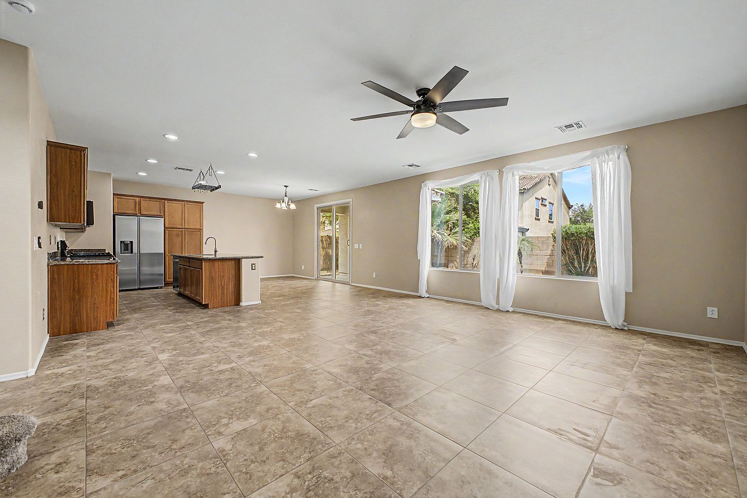 21242 E Pecan Ln photo 4